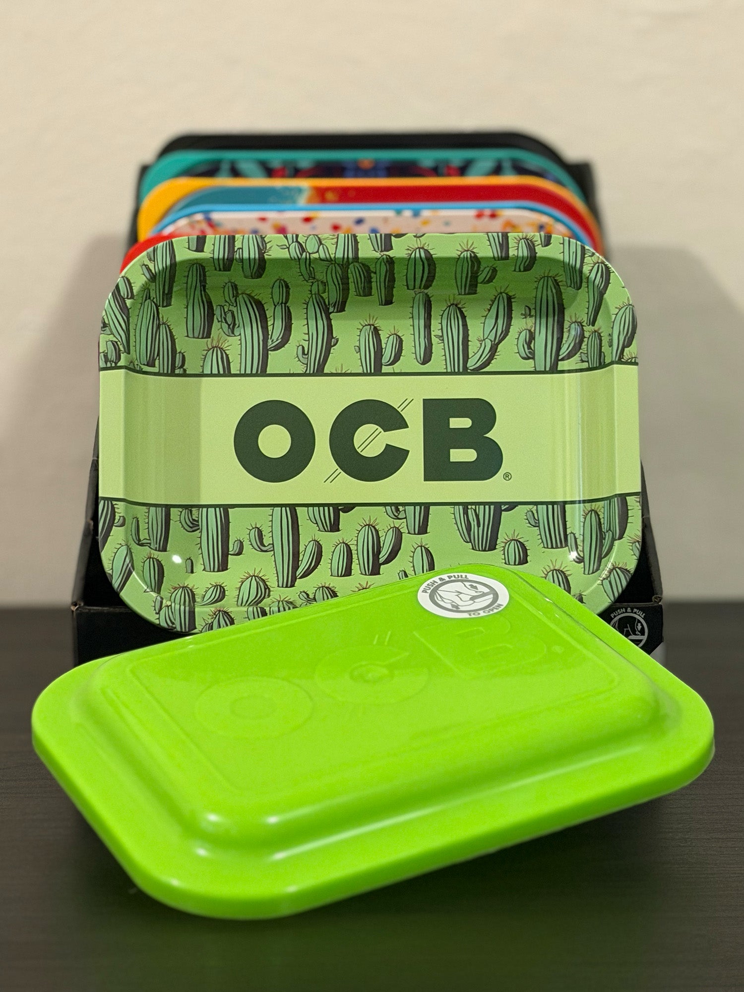OCB Charola Metálica Hermética Edición Limitada | 14 x 19 cm